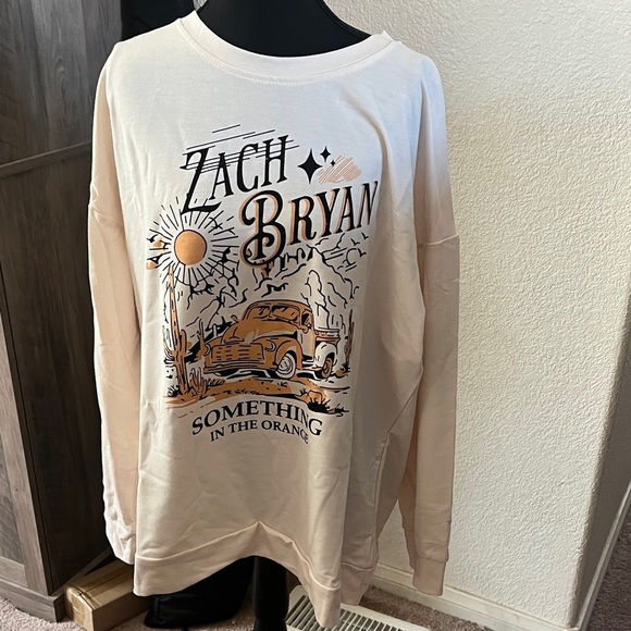 Tops - Zach Brown Graphic long sleeve tee